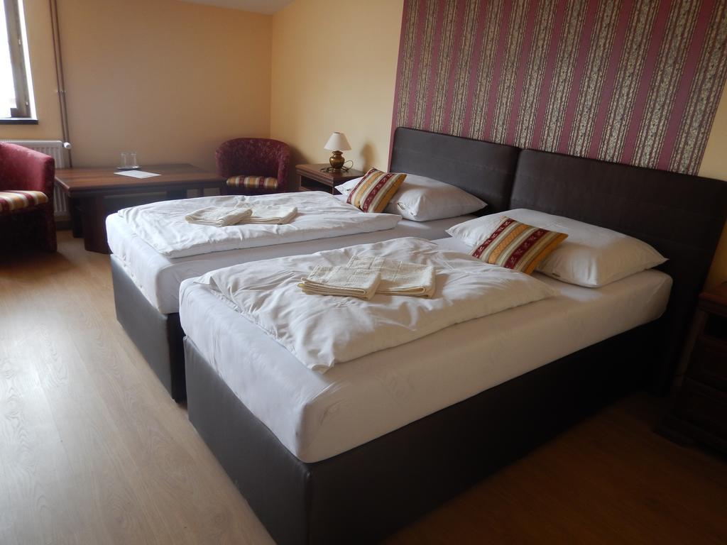 Konsky Dvor Hotel Brzotin Phòng bức ảnh