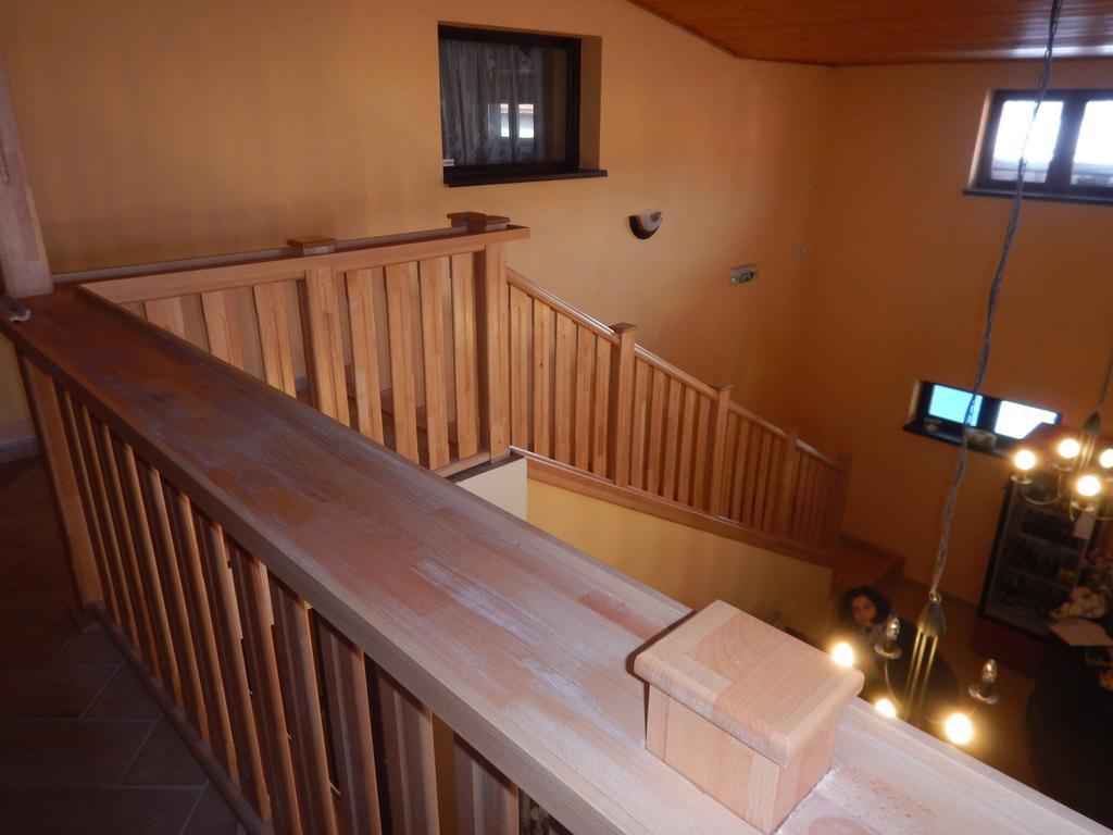 Konsky Dvor Hotel Brzotin Ngoại thất bức ảnh