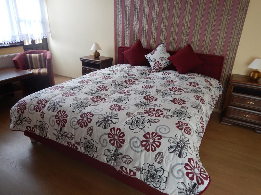 Konsky Dvor Hotel Brzotin Phòng bức ảnh